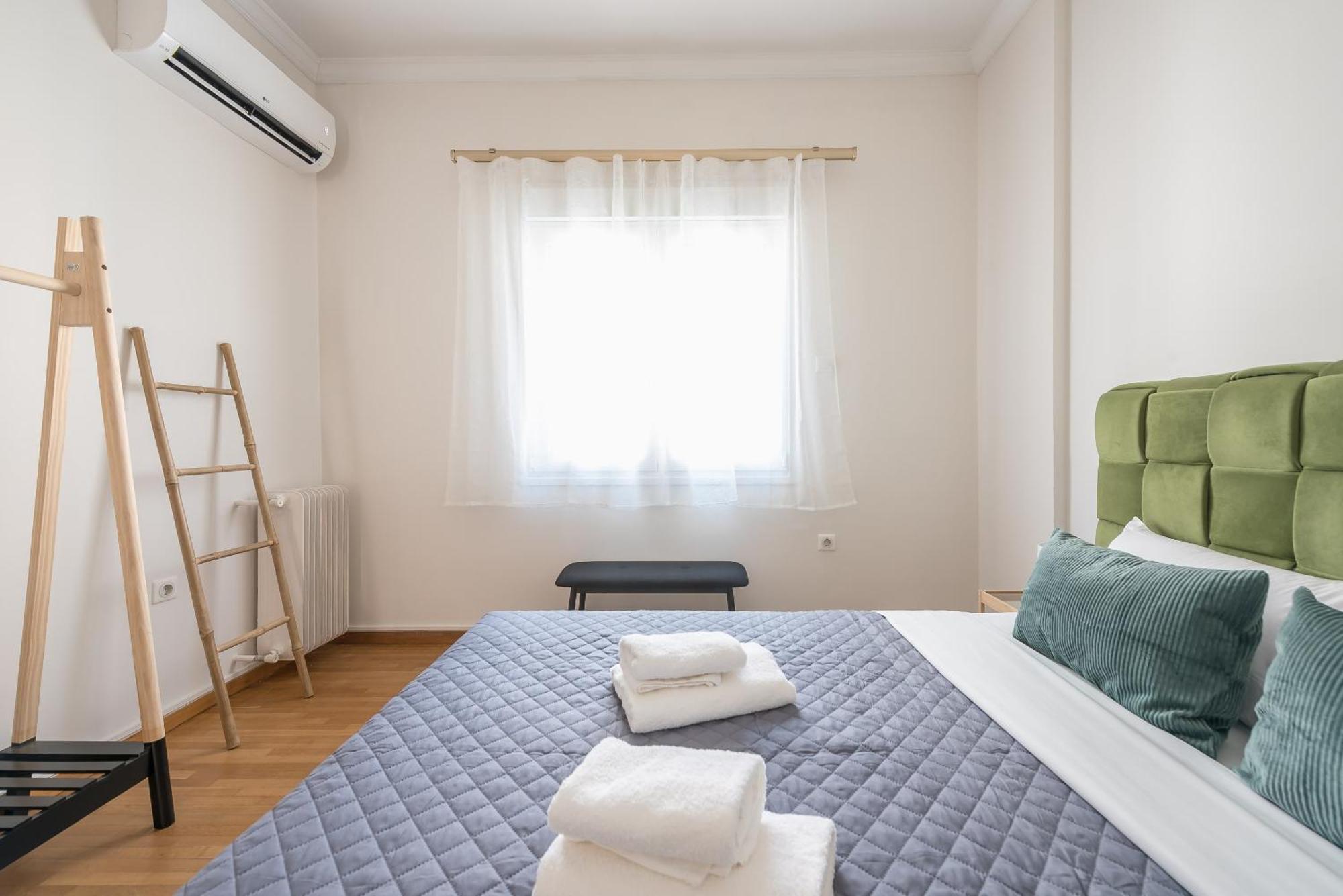 דירות אתונה Stylish 2 Bd Urban Retreat Near Panormou Metro מראה חיצוני תמונה